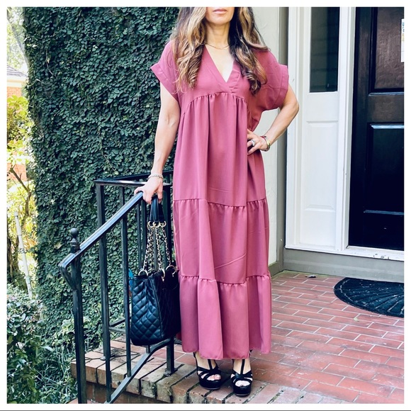 MADE IN ITALY FABULOUS V TIERED MAXI DRESS - Picture 4 of 9